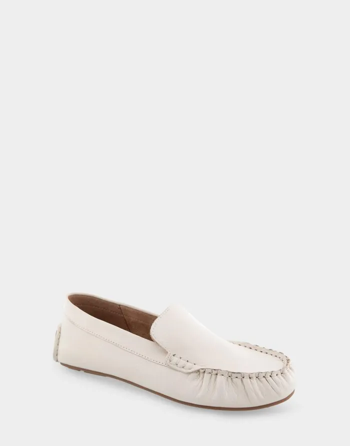 Aerosoles Comfortable Women039s Driver In Eggnog Leather Eggnog Leather Women Wide Width Flats