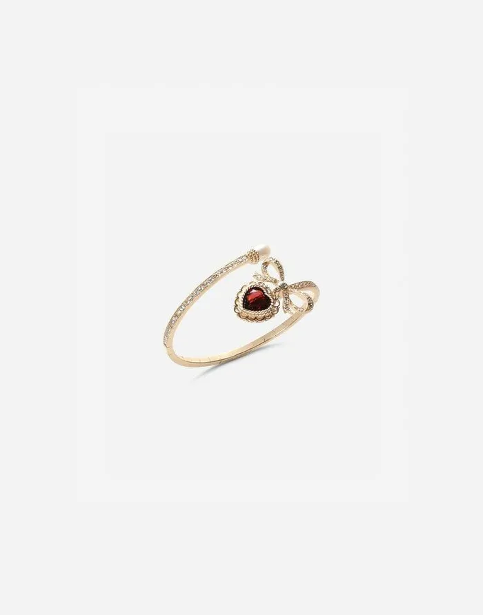 Dolce and Gabbana Bracelets Women Heart Yellow Gold Bracelet With Heart Bow And Pearl Gold Dolce and Gabbana Bracelets Women Heart Yellow Gold Bracelet With Heart Bow And Pearl Gold