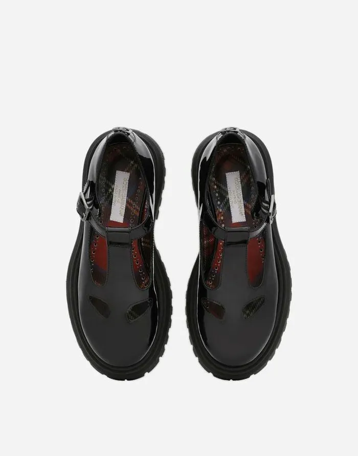 Dolce and Gabbana Shoes 2438 Children Twohole Patent Leather Ballet Flats Black Dolce and Gabbana Shoes 2438 Children Twohole Patent Leather Ballet Flats Black