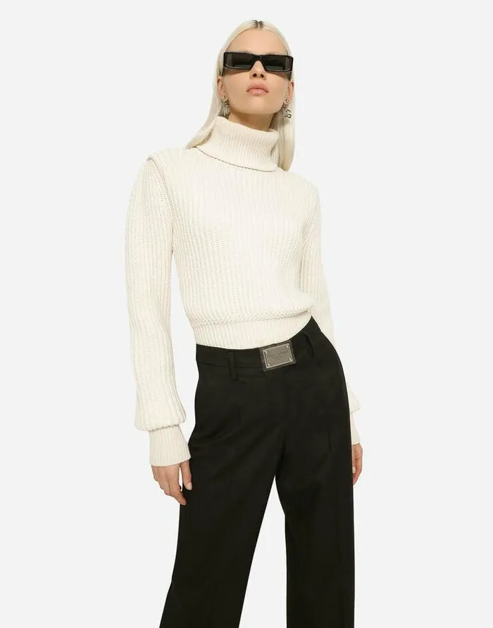 Dolce and Gabbana Sweaters And Cardigans Women Wool Fishermans Rib Turtleneck Sweater With DG Logo White Dolce and Gabbana Sweaters And Cardigans Women Wool Fishermans Rib Turtleneck Sweater With DG Logo White