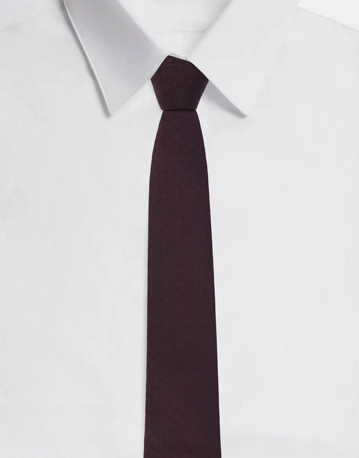 Dolce and Gabbana Ties And Pocket Squares Men 8cm Silk Jacquard Blade Tie With DG Logo Purple Dolce and Gabbana Ties And Pocket Squares Men 8cm Silk Jacquard Blade Tie With DG Logo Purple