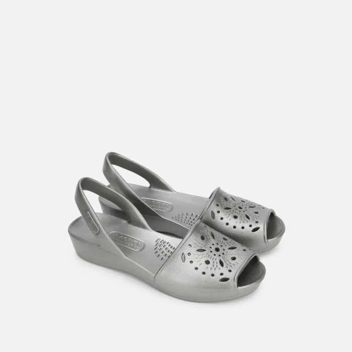 Fine Glass Slingback Sandal With Eva Pewter Women Kenneth Cole Sandals