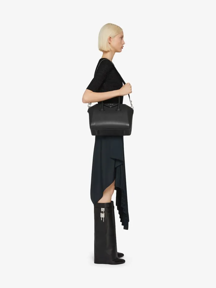 Givenchy Small Antigona Bag In Grained Leather Black Women Antigona Givenchy Small Antigona Bag In Grained Leather Black Women Antigona
