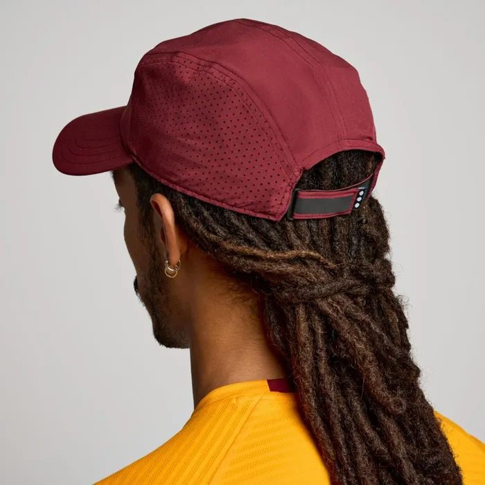 Men Outpace Hat Currant Saucony Accessories