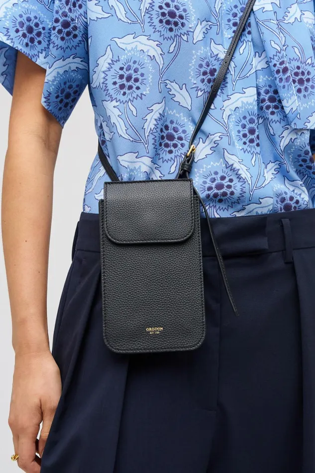 Oroton Margot Phone Crossbody Black Women Crossbody Oroton Margot Phone Crossbody Black Women Crossbody