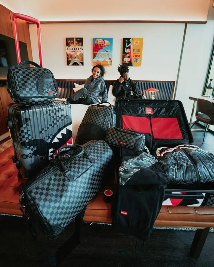 SPRAYGROUND HENNY BLACK SNACK PACK Bags