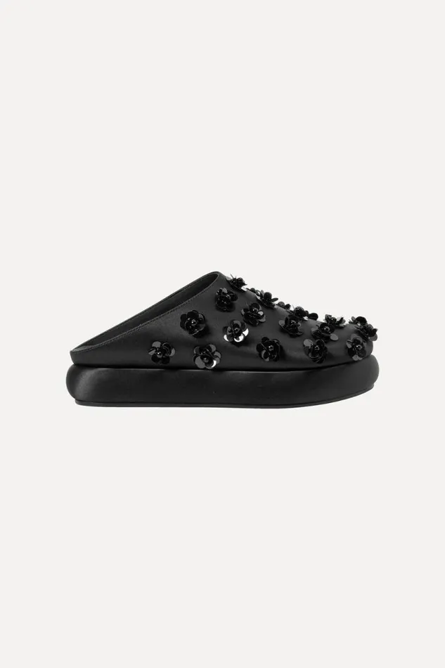 Stine Goya Exclusives SGSeoul Mules 8211 Black 3D Flowers 8211 Women