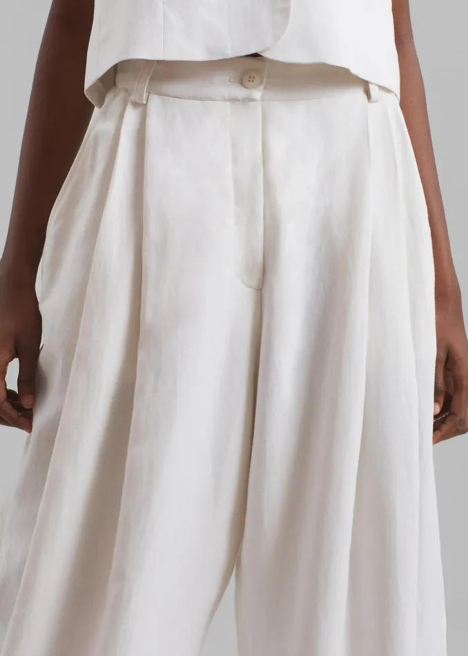 The Frankie Shop Bottoms Piper Pleated Trousers 8211 White 8211 Women