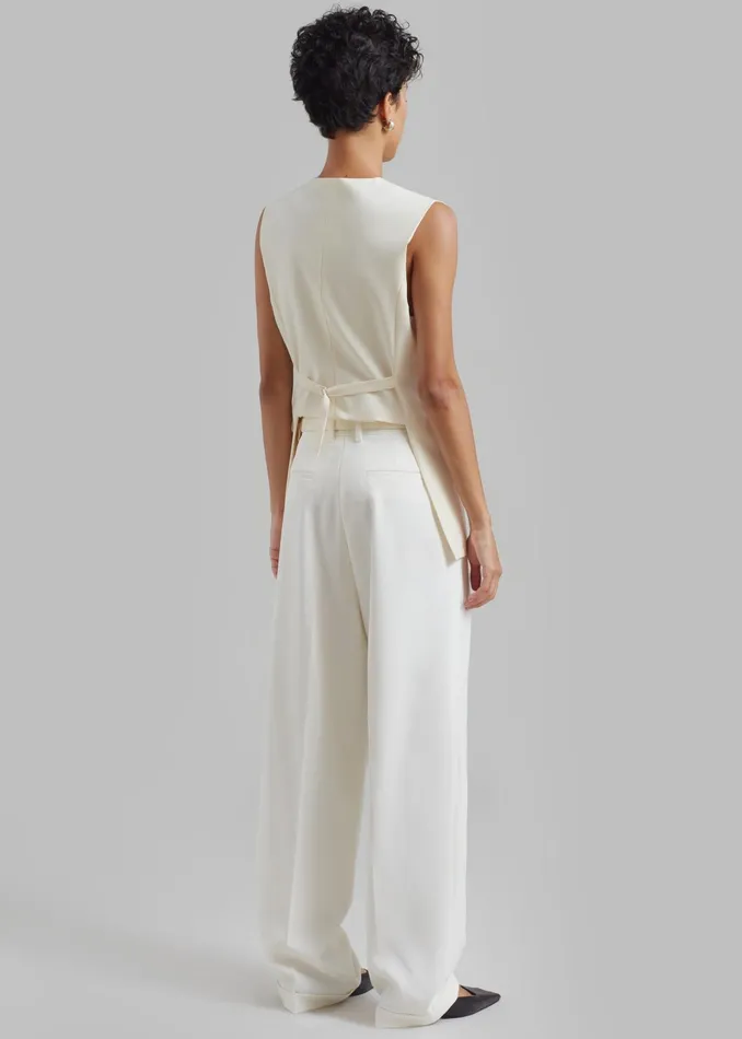 The Frankie Shop Outerwear Sutton Vest 8211 Cream 8211 Women
