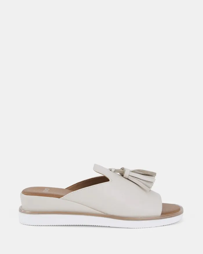 Women BOLLY CREAM Wedges NOVO Shoes