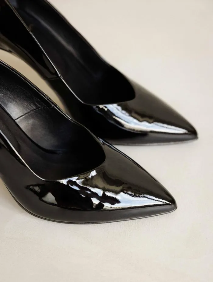 Women Pumps and Mary Janes Bobbies Frida Lacquered Black Women Pumps and Mary Janes Bobbies Frida Lacquered Black
