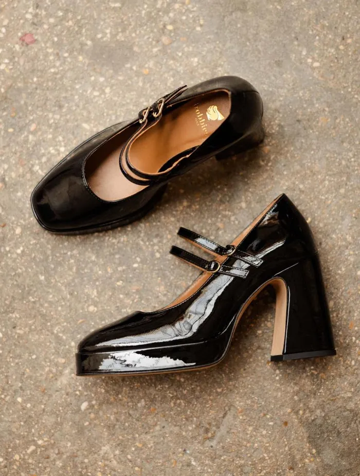 Women Pumps and Mary Janes Bobbies Louise Lacquered Black